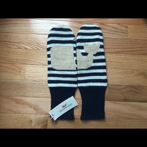 Vineyard Vines Accessories - NWT Vineyard Vines Whale Mittens